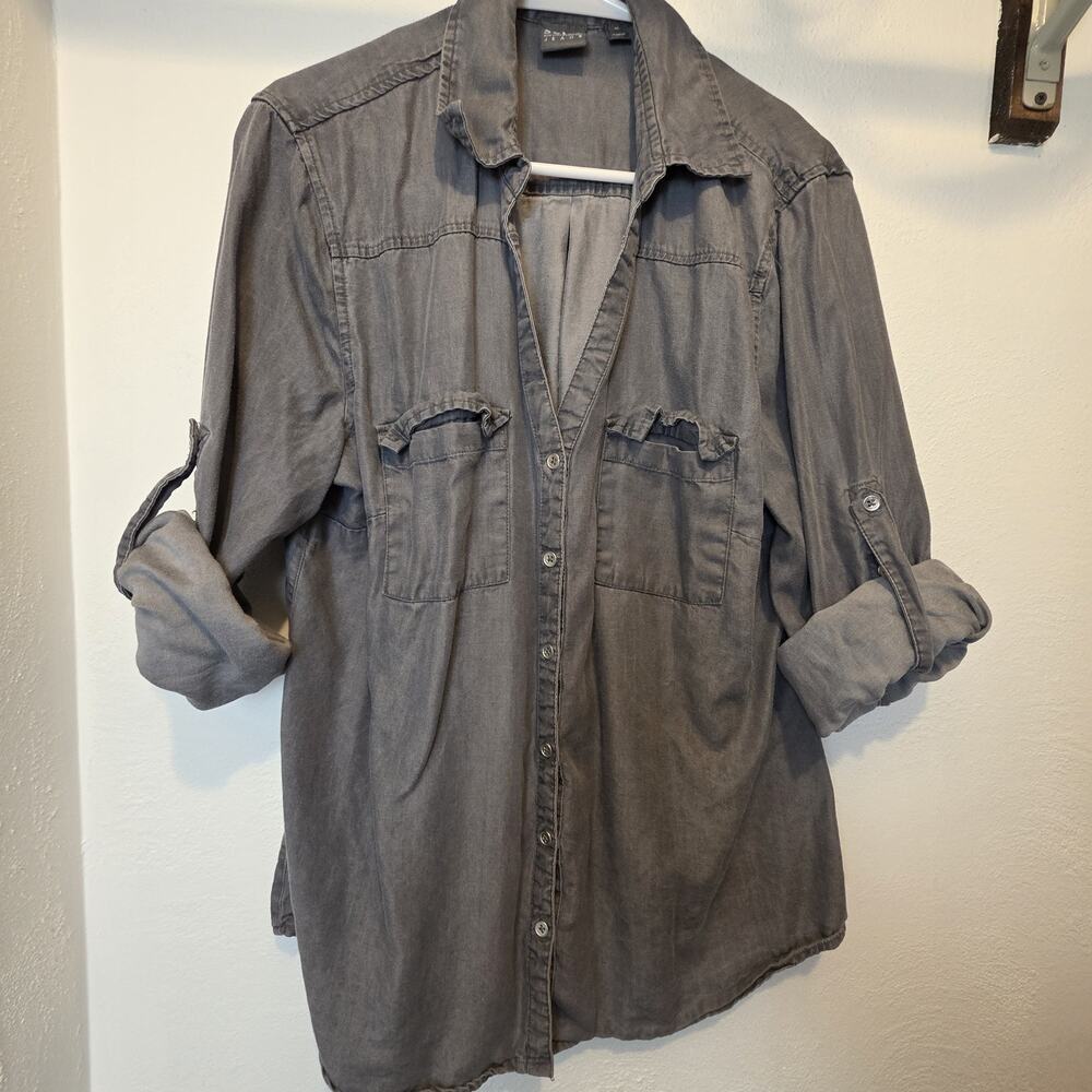 New York & Company Soho Gray Collared Button-Up Roll Tab Shirt XL